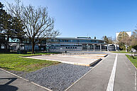 Photo d'une vue extérieure du Département des Sciences du Sport et de l'Éducation Physique (SSEP) 