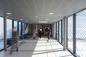 Photo d'un couloir au Pôle Formation