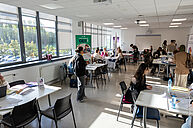 Photo d'illustration : stands du Forum d'Ilis